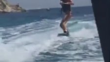 Berrak Tüzüntaç'tan Wakeboard Şov