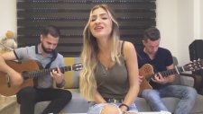 Feride Hilal Akın - Yalnızlıgın Ezgisi