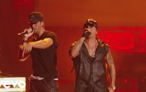 Tonight (I'm Loving You) & DUELE EL CORAZON (Premios Juventud 2016, Courtesy of Univision)