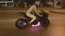 Kenan Sofuoğlu'nun Motosikleti Ağlatması