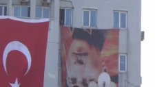 Belediye Görevlilerinin Atatürk Posteriyle İmtihanı