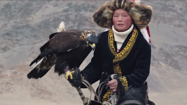 The Eagle Huntress (2016) Fragman