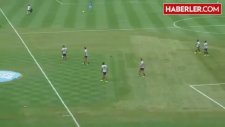 Futbolcular Göz Göre Göre Sahadaki Kuşu Öldürdü
