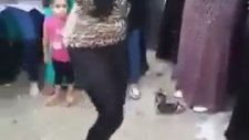 Türbanlıdan Dansöze Taş Çıkartan Kıvırma