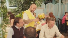 Hayko Cepkin - Her yemeğin yanında Lipton Ice Tea iç, #OhBe! | Lipton Ice Tea | #OhBe