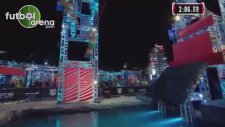 Süper Kızdan Müthiş Performans