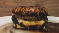 Hamburgeri Sülfürik Asit Bile Yok Edemedi