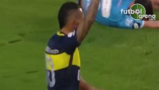 Tevez hakemin kız kardeşi hakkında konuşunca kırmızıyı gördü