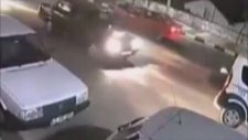 İstiklal Marşı Çalınırken Yol Ortasında Duran Vatandaşa Otomobil Çarptı
