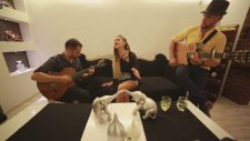 Feride Hilal Akın - Mevsim Bahar (Akustik Canlı Performans)
