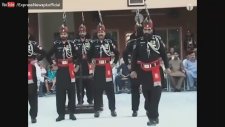 Pakistan Askeri Çiftleşme Dansı