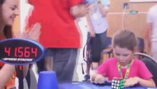 6 Yaşındaki Çocuğun Rubik Küpünü 41 Saniyede Çözmesi