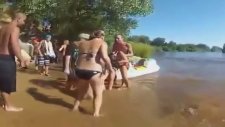 Bikinili Kızların Kavgası
