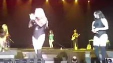 Ally Brooke’a Sahnede Taciz