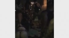 Paraların Şarıl Şarıl Fırlatıldığı Twerk Partisi