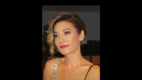 Aslı Pakalınlar - Bana Nasıl Vaz Geç Dersin Gönül Senden Vaz Geçermi Aslı Pakalınlar - Bana Nasıl Vaz Geç Dersin Gönül Senden Vaz Geçermi