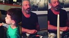 Cem Yılmaz Ve Minik Oğlu Kemal Yılmaz'ın Hazırladığı Mini Skeç