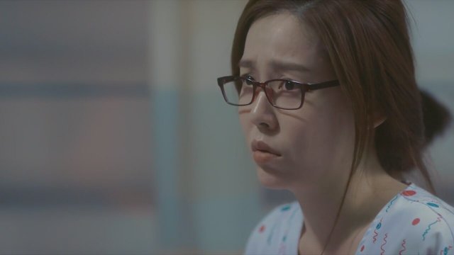 6 Persons Room (2016) Fragman