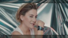 Ayla Çelik - Altın Sarısı (Official Video)