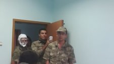 Yeni Gelen Askere Komutan Şakası Yapmak