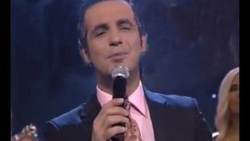 Nusret Yılmaz - Batan Gün Kana Benziyor Nusret Yılmaz - Batan Gün Kana Benziyor