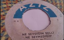 Aşık Meftuni - Ne Sevdiğin Belli Ne Sevmediğin.
