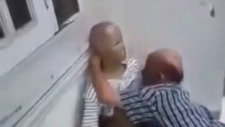 Cansız Mankene Hallenen Dayı