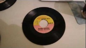 Muruvvet Kekilli - Uyurken Uyanıkken 45lik Plak- Nostalji Müzik Muruvvet Kekilli - Uyurken Uyanıkken 45lik Plak- Nostalji Müzik
