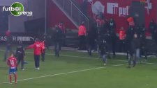 Henrik Larsson'un Oğluna Saldırdılar