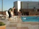 Havuz Başı Şakası :))
