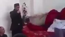 YA HÜSEYİN DİYEN MUT-A ÇOCUĞU Şİ-A KÖPEGİ KAFİRLERİN BAŞINA YORGANLAR YASTIKLAR DÜŞÜYO LANETLİ KAVİM
