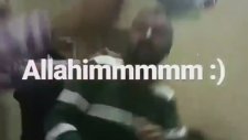 Evde Meşale Yakan Beşiktaş Taraftarı
