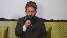 Cem Yılmaz'a İkizi Kadar Benzeyen Hoca