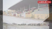 24 Erzincanspor - Galatasaray Maçı Öncesi Stada Kar Yağdı