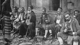 Mediha Şen Sancakoğlu - Ben De Bir Kalp Tasiyorum Mediha Şen Sancakoğlu - Ben De Bir Kalp Tasiyorum