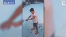 Hayatında İlk Defa Kar Gören 13 Yaşındaki Filipinli Çocuğun Tepkisi