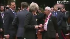 İngiltere Başbakanı Theresa May'in zor anları!