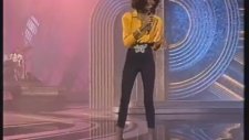 Whitney Houston - I Wanna Dance with Somebody - 1988 Grammy Ödülleri
