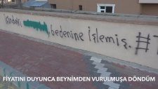 Diş Teline Diss Atan Genç