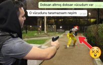 Katil Palyaçoya Şarkı Sözleriyle Mesaj Şakası 'İsmail YK 90 60 90' Rap!