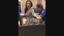 İç Çamaşırına Kadar Aranan CNN Muhabiri