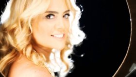 Reyhan Karaca - Sevmek En Büyük Devlet Reyhan Karaca - Sevmek En Büyük Devlet