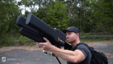 2 Km. Uzaklıktan Drone’ları İndiren DroneGun Silah