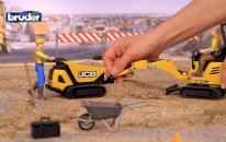 Bruder Land Rover Arazi Aracı Ve JCB Mini Kazıcı 02593
