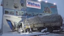 Vatan Bilgisayar'a Kamyonla Dalan Kızgın Müşteri