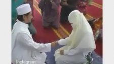 ELİNE ERKEK ELİ DEĞMEMİŞ KIZ İLK DEFA EŞİNİN ELİNİ TUTUYOR BÖYLE KIZ BULMAK ZOR MALEZYADA BİR DÜĞÜN