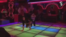 Pavyonda Cüce Adam ile Twerk Yapmaya Çalışmak (Ankara Versiyon)