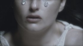 Banks - Trainwreck Banks - Trainwreck