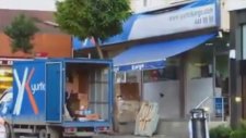 Yurtiçi Kargo'nun Paketlere Tekme Atıp Fırlatması