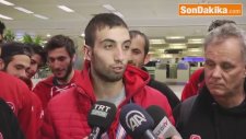 Şampiyon Buz Hokeyciler Yurda Döndü